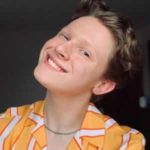 Meet your Posher, Stuart